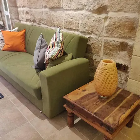 Romantic Small Townhouse In The Three Cities Cospicua