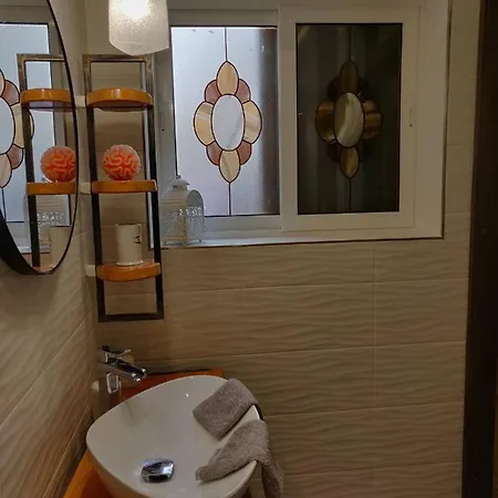 Romantic Small Townhouse In The Three Cities بيت للعطل *