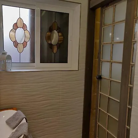 Romantic Small Townhouse In The Three Cities *